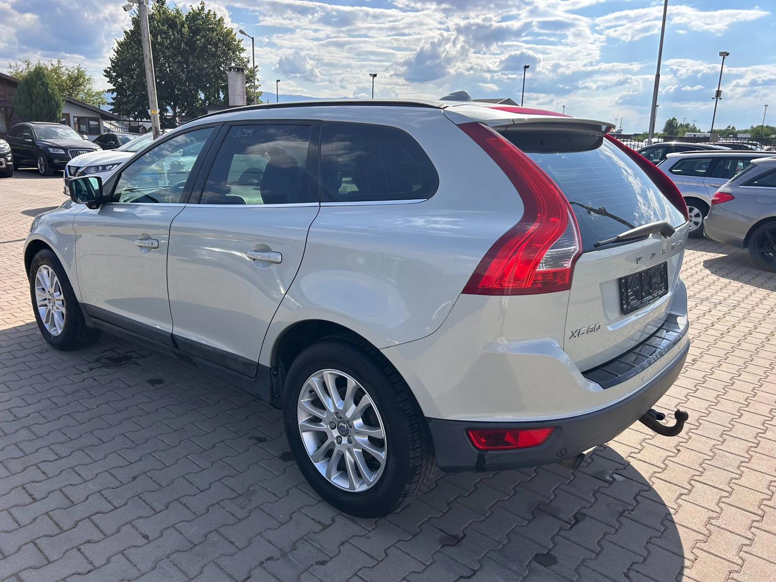 Volvo XC60 2.4D 4WD AVTOMAT/KOJA EURO 4 - изображение 8
