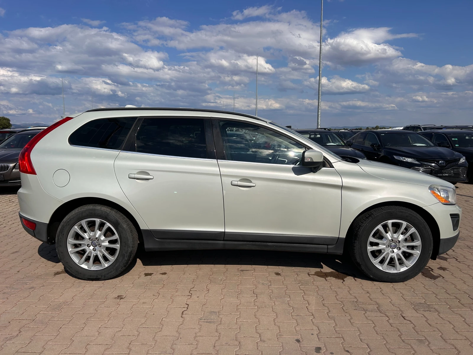 Volvo XC60 2.4D 4WD AVTOMAT/KOJA EURO 4 - изображение 5