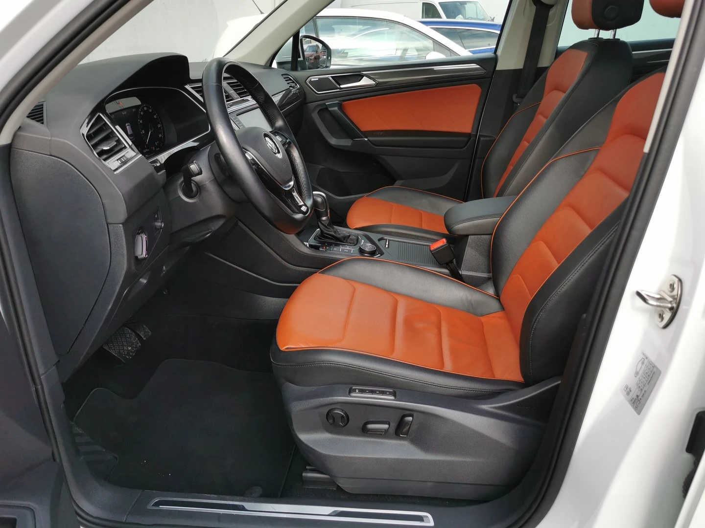 VW Tiguan Highline 2.0TDI 4MOTION BMT - изображение 5