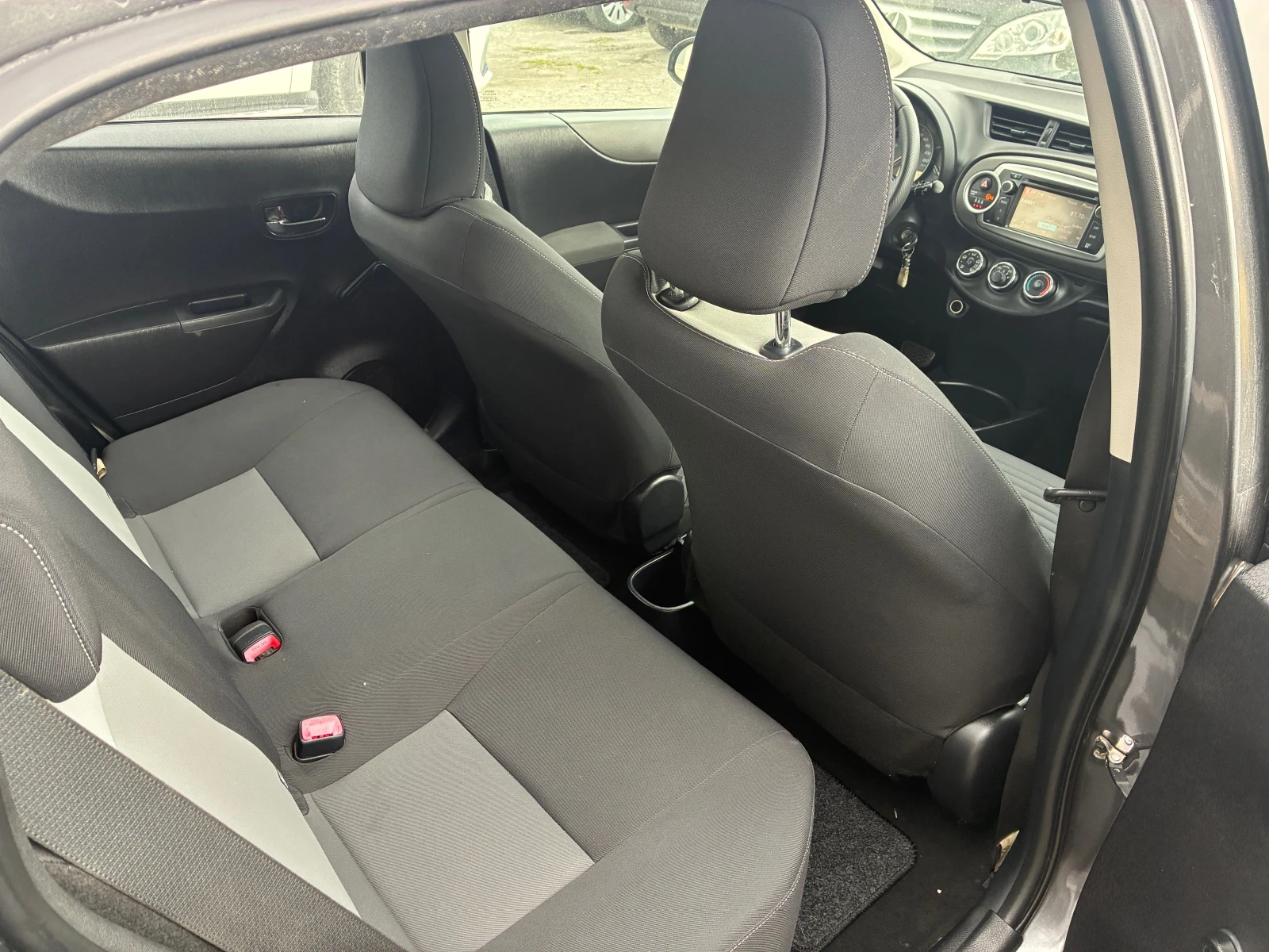 Toyota Yaris 1.4D4D/Automatik+ Navi+ Камера, снимка 5 - Автомобили и джипове - 53842431