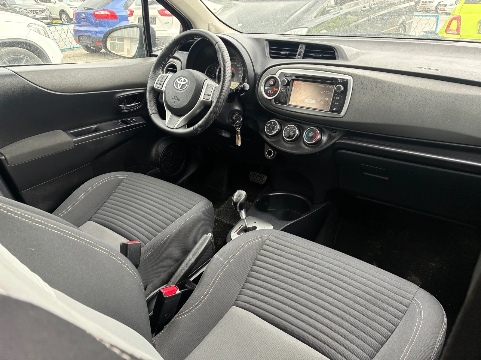 Toyota Yaris 1.4D4D/Automatik+ Navi+ Камера, снимка 7 - Автомобили и джипове - 53842431