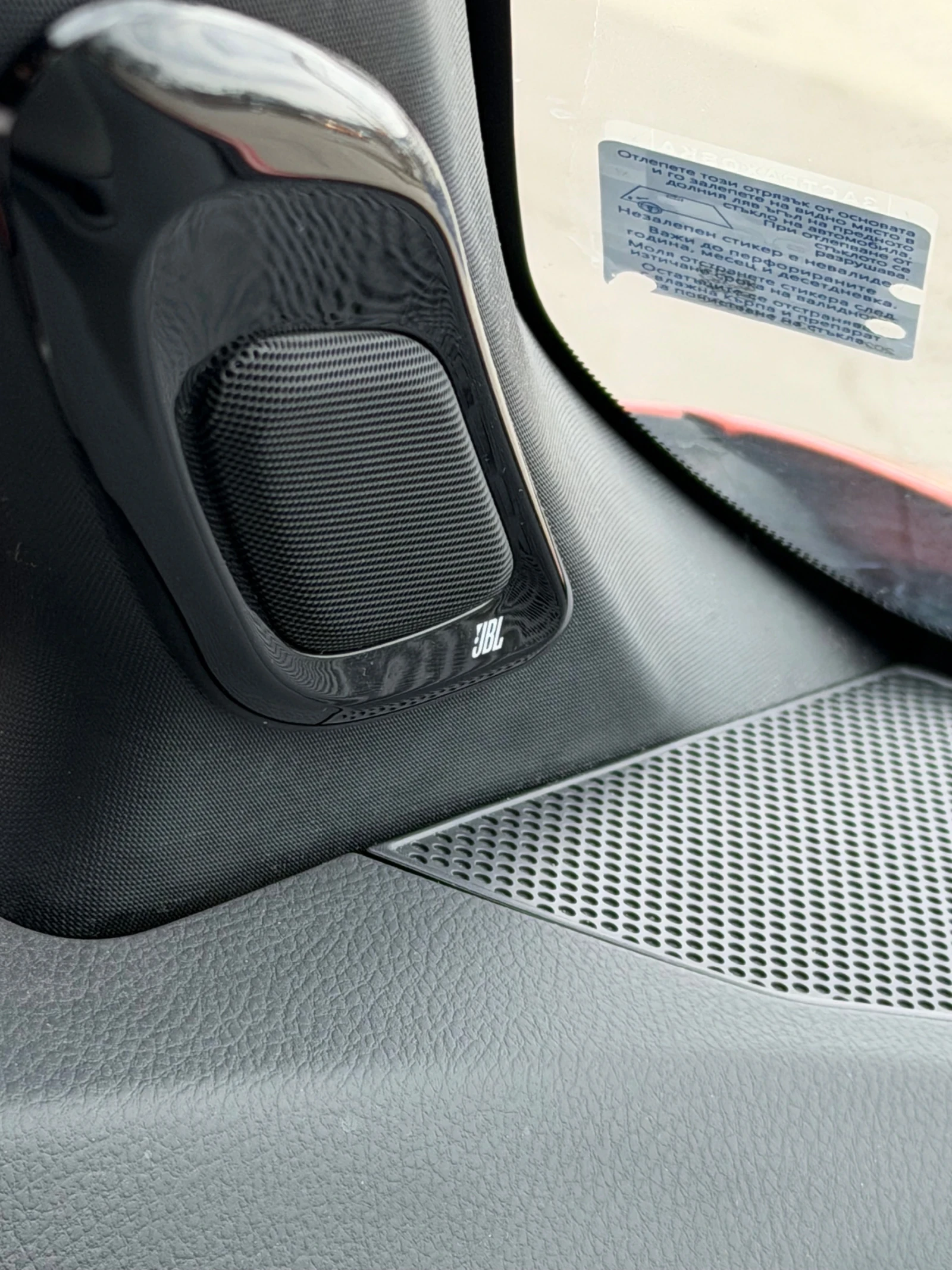 Toyota C-HR 2.0 Hybrid Facelift, снимка 14 - Автомобили и джипове - 53912846