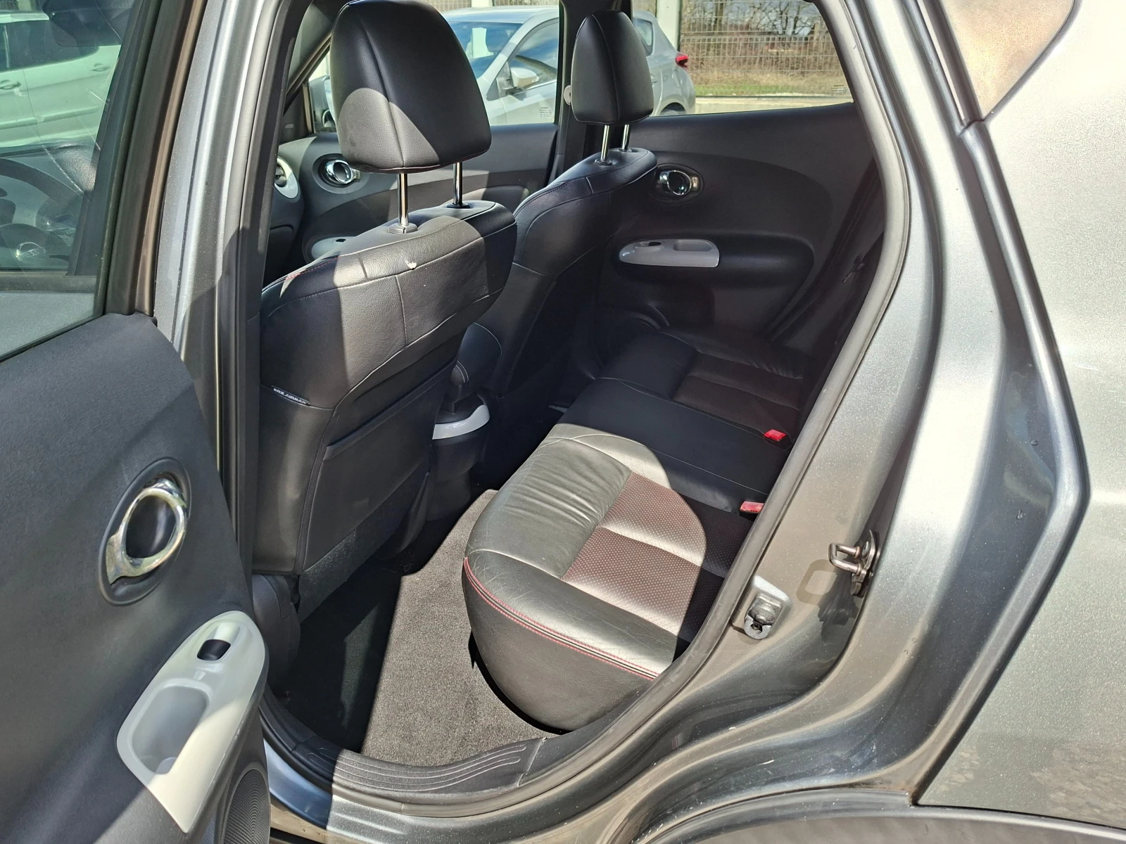 Nissan Juke, снимка 11 - Автомобили и джипове - 54034221