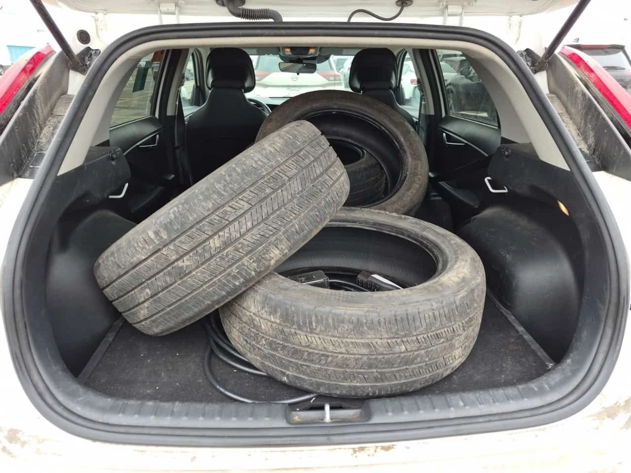 Kia Niro * PREMIUM * 2 КЛЮЧА* ПОДГРЕВ* KEYLESS* , снимка 14 - Автомобили и джипове - 54318439