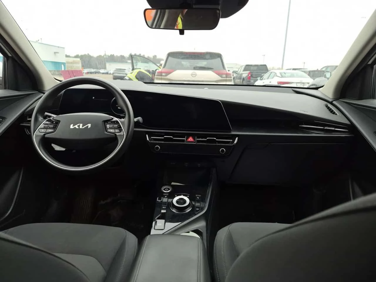 Kia Niro * PREMIUM * 2 КЛЮЧА* ПОДГРЕВ* KEYLESS* , снимка 10 - Автомобили и джипове - 54318439