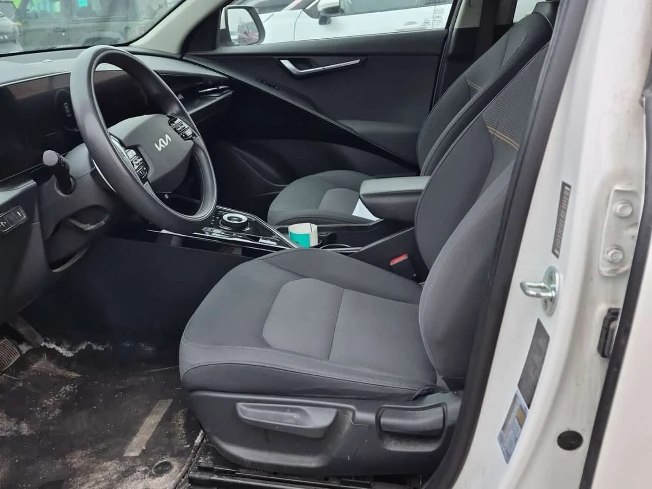 Kia Niro * PREMIUM * 2 КЛЮЧА* ПОДГРЕВ* KEYLESS* , снимка 5 - Автомобили и джипове - 54318439