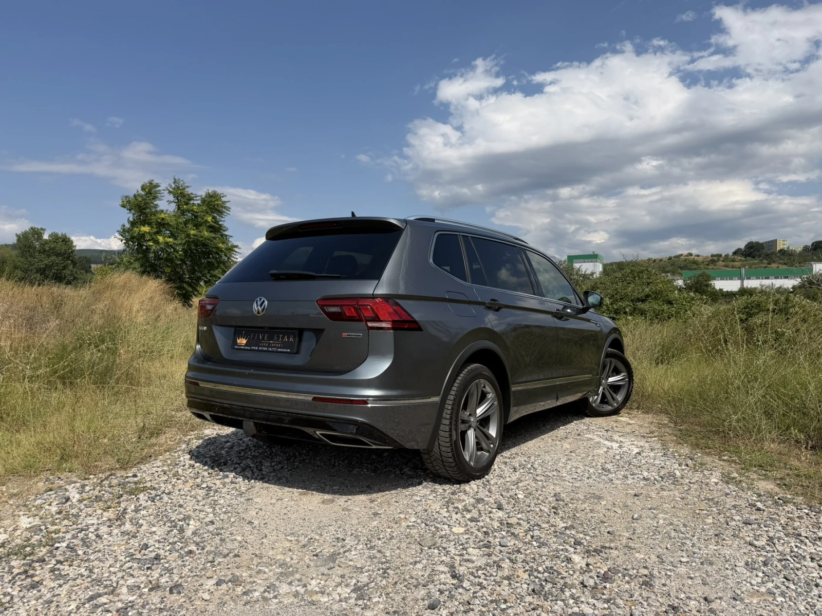 VW Tiguan Highline R-Line, снимка 6 - Автомобили и джипове - 55388945