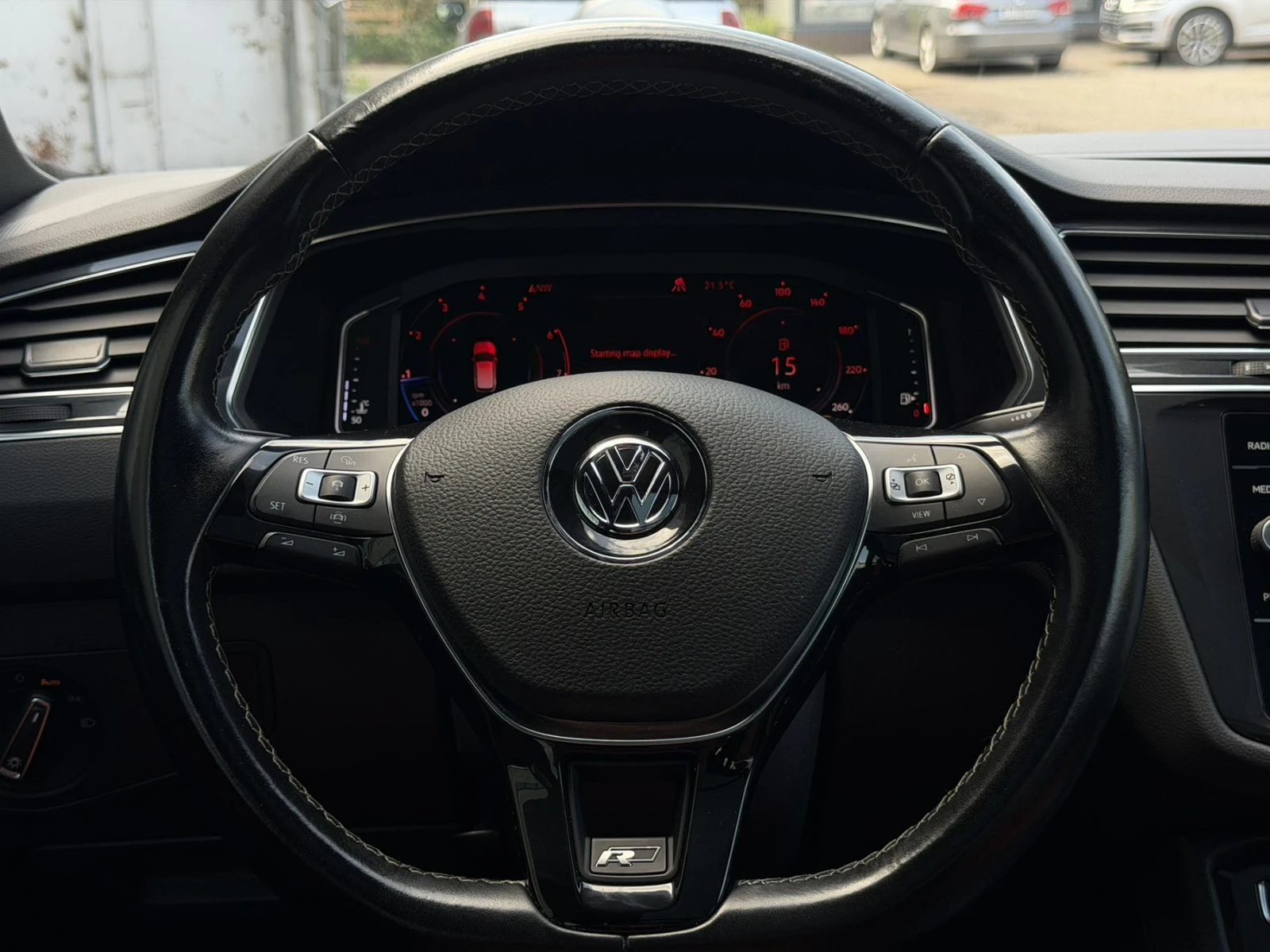 VW Tiguan Highline R-Line, снимка 10 - Автомобили и джипове - 55388945