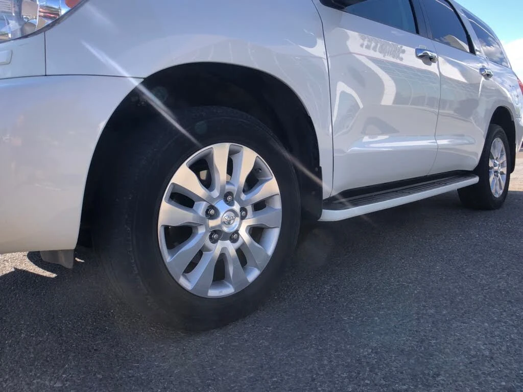 Toyota Sequoia * ПАНО* KEYLESS* Camera* ПОДГРЕВ* , снимка 10 - Автомобили и джипове - 55463713