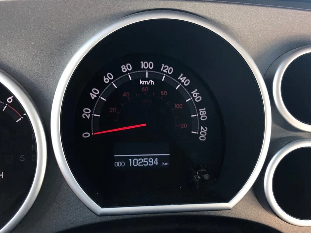 Toyota Sequoia * ПАНО* KEYLESS* Camera* ПОДГРЕВ* , снимка 17 - Автомобили и джипове - 55463713