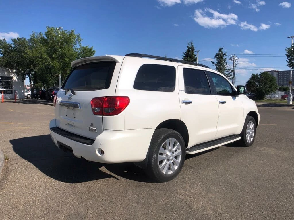 Toyota Sequoia * ПАНО* KEYLESS* Camera* ПОДГРЕВ* , снимка 7 - Автомобили и джипове - 55463713