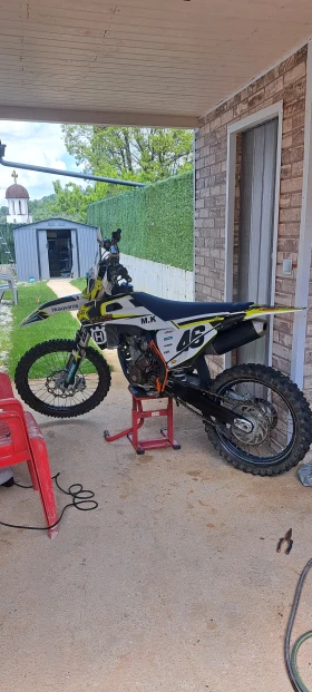 Обява за продажба на Husqvarna 250 2режима тракшън и документи за регистрация ~10 500 лв. - изображение 1