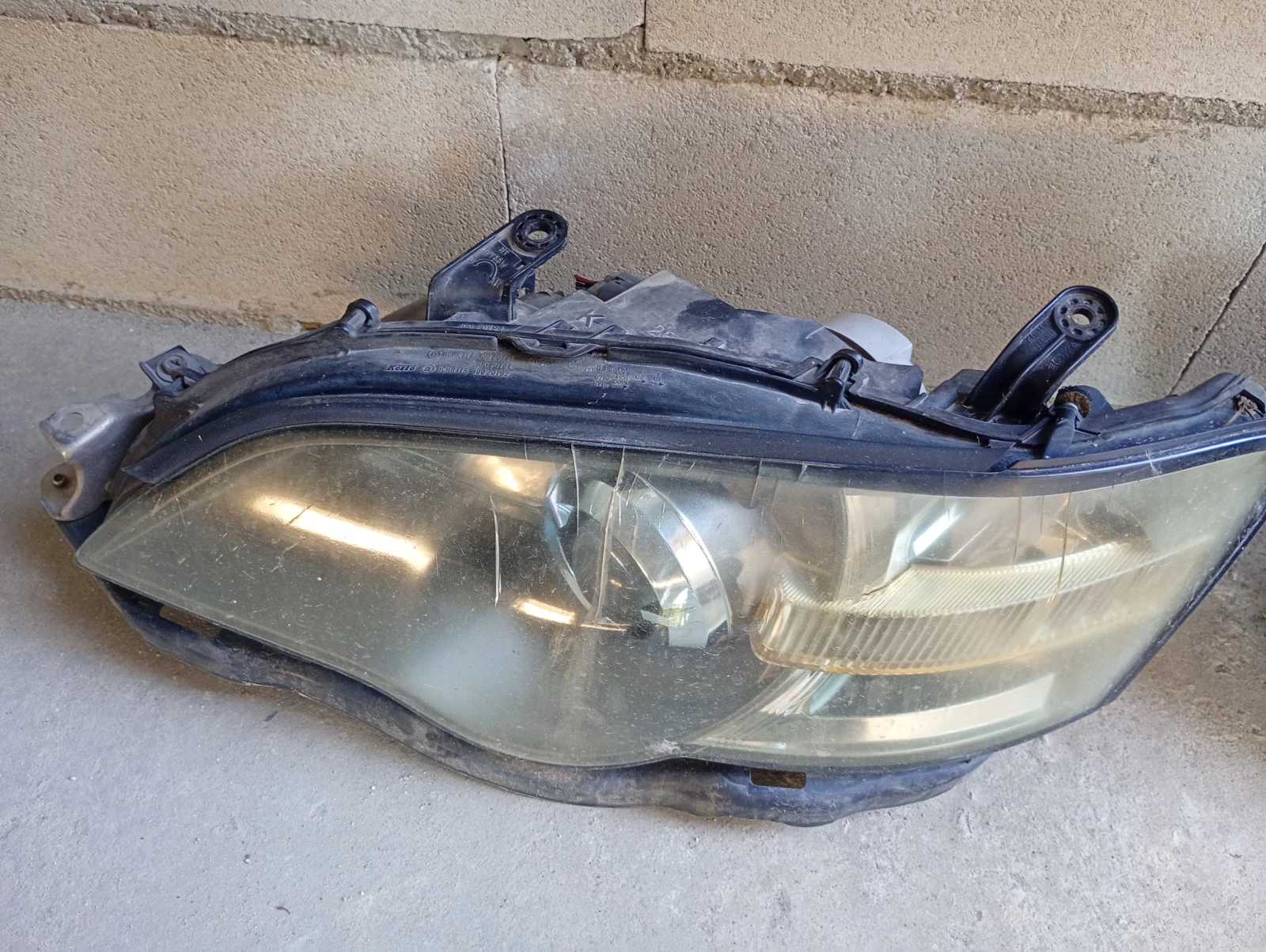 Предни фарове Subaru Outback 2004, снимка 2 - Части - 56137440