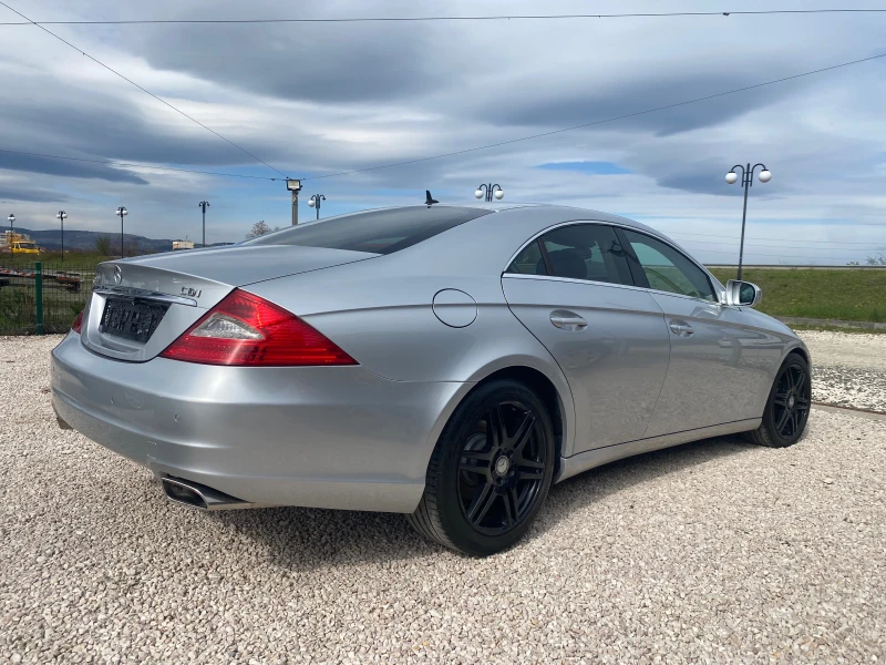 Mercedes-Benz CLS 320 CDi, 7G, FACELIFT, НАВИ, КАМЕРА, КОЖА, XENON, ПРУЖ, снимка 4 - Автомобили и джипове - 46079954
