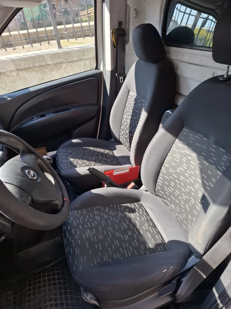 Opel Combo, снимка 11 - Автомобили и джипове - 47313810