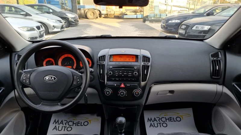 Kia Ceed 1.4 i, снимка 13 - Автомобили и джипове - 47795755