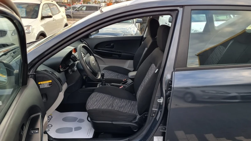 Kia Ceed 1.4 i, снимка 7 - Автомобили и джипове - 47795755