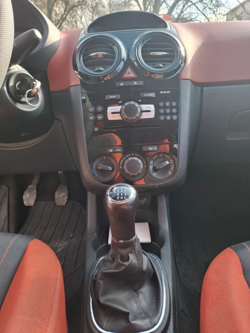 Opel Corsa Дизел, снимка 4 - Автомобили и джипове - 49042628