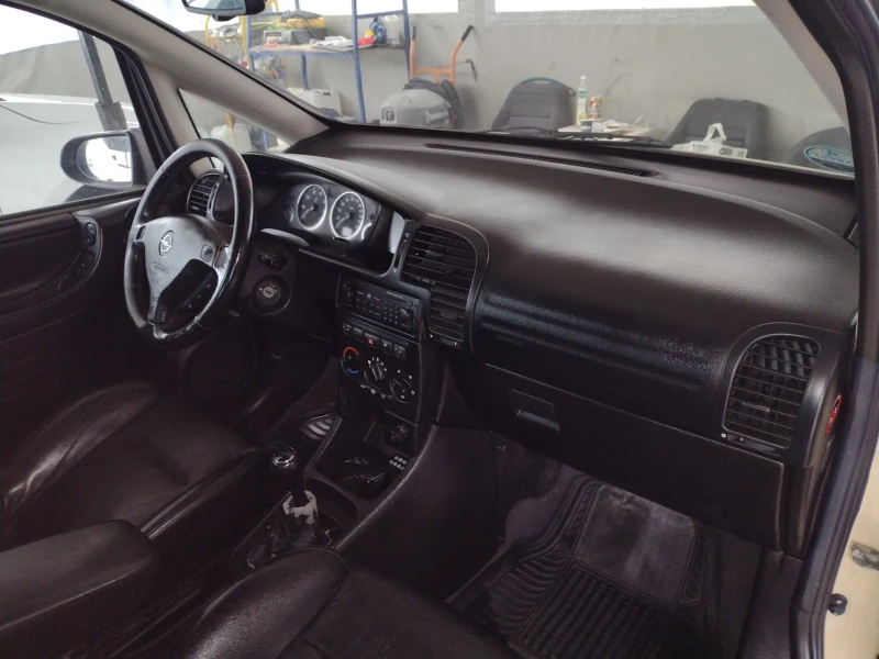 Opel Zafira, снимка 4 - Автомобили и джипове - 49401957