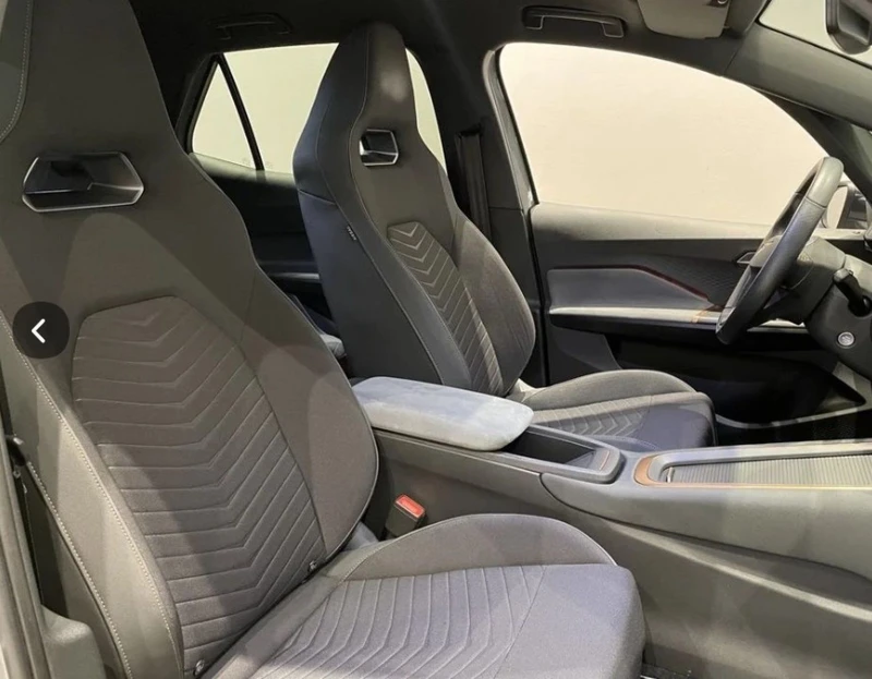 Cupra Born 231HP/CAM/NAVI/LED/CARPLAY/KLESS/ACC/615v, снимка 10 - Автомобили и джипове - 50687550