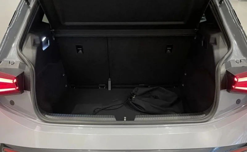 Cupra Born 231HP/CAM/NAVI/LED/CARPLAY/KLESS/ACC/615v, снимка 6 - Автомобили и джипове - 50687550