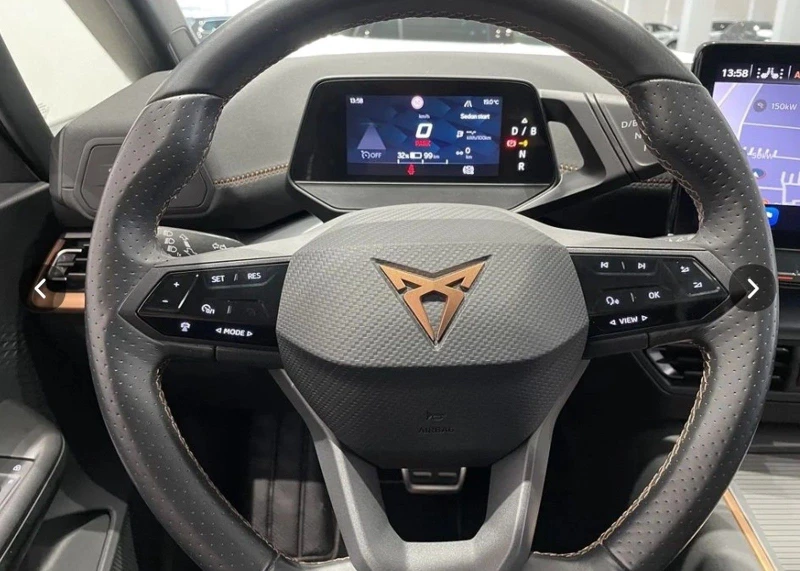 Cupra Born 231HP/CAM/NAVI/LED/CARPLAY/KLESS/ACC/615v, снимка 7 - Автомобили и джипове - 50687550