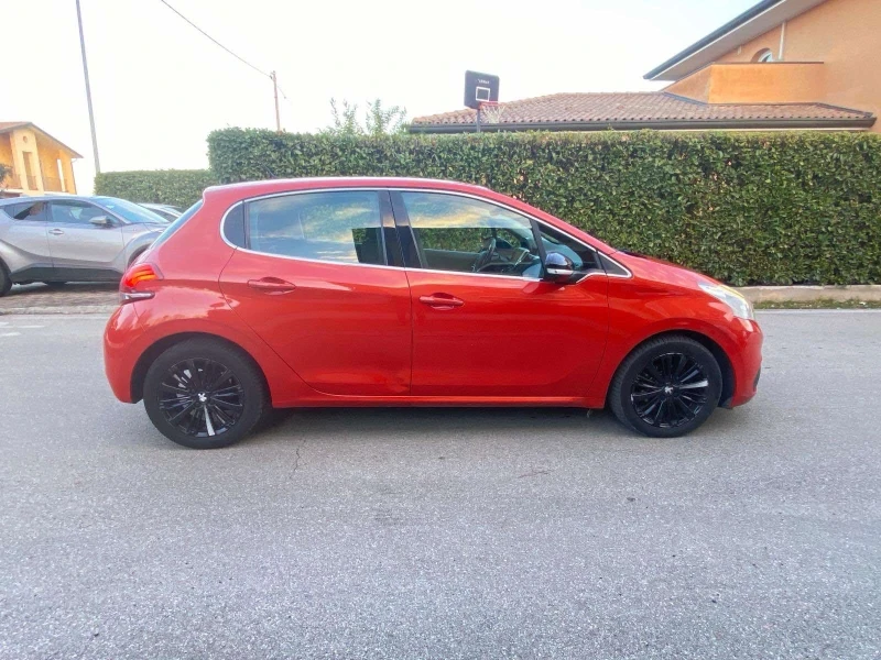 Peugeot 208 1.6HDI EURO6, снимка 5 - Автомобили и джипове - 52730661