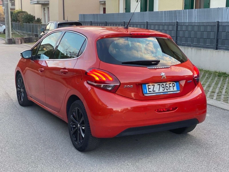 Peugeot 208 1.6HDI EURO6, снимка 7 - Автомобили и джипове - 52730661