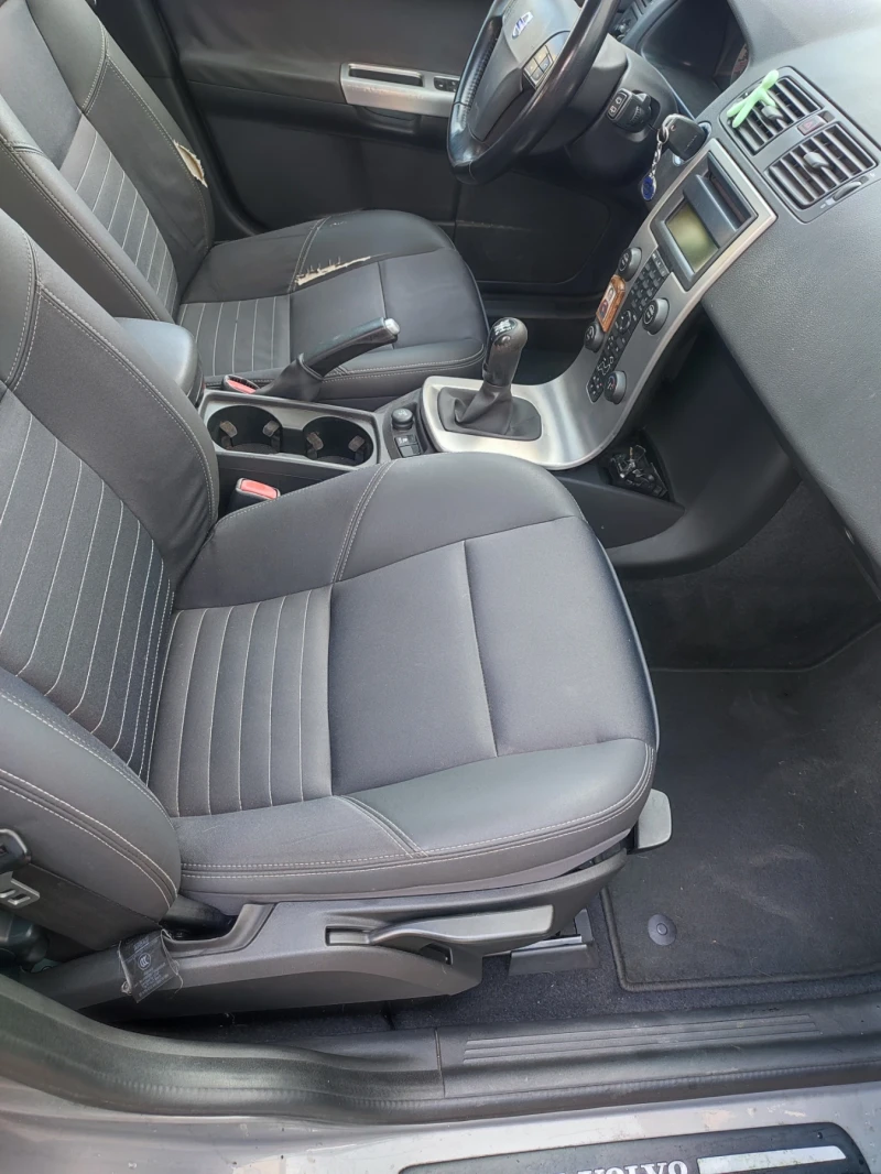 Volvo V50 2.0 136kc, снимка 8 - Автомобили и джипове - 51913775