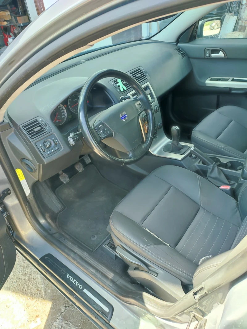 Volvo V50 2.0 136kc, снимка 7 - Автомобили и джипове - 51913775