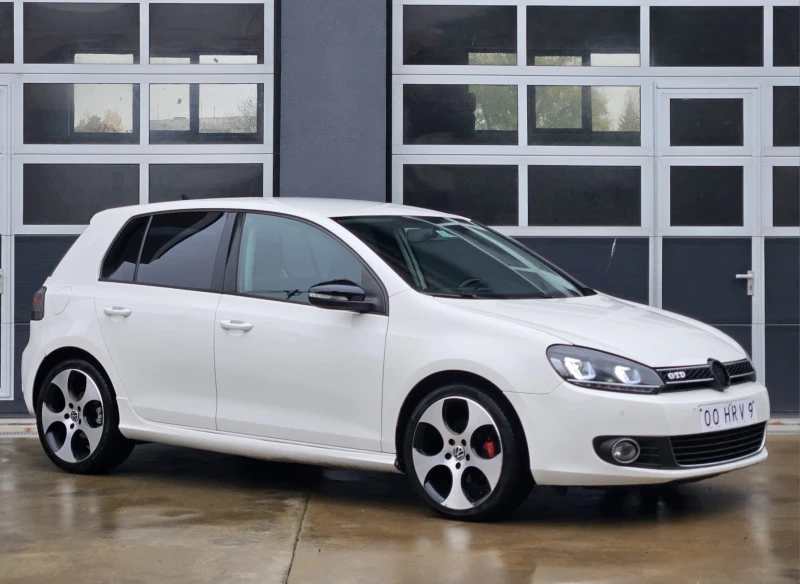 VW Golf 2.0TDI FM Highline LED XENON, снимка 2 - Автомобили и джипове - 52387709