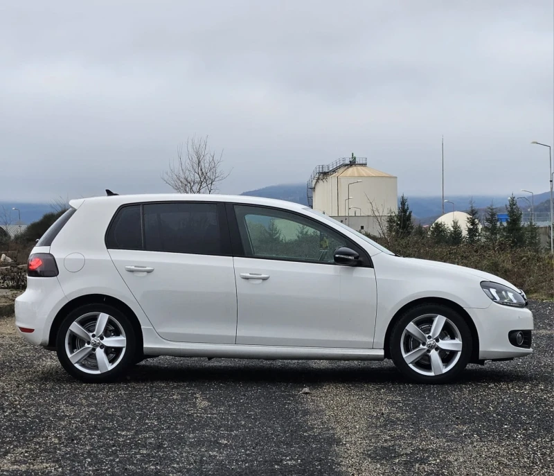 VW Golf 2.0TDI FM Highline LED XENON, снимка 6 - Автомобили и джипове - 52387709
