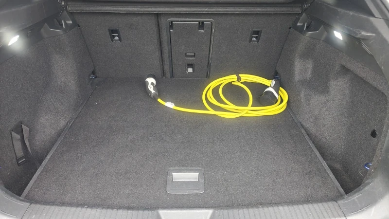 VW ID.4 Pro Performance/77kwh/204hp/PANO/SOH 96%, снимка 8 - Автомобили и джипове - 52711857