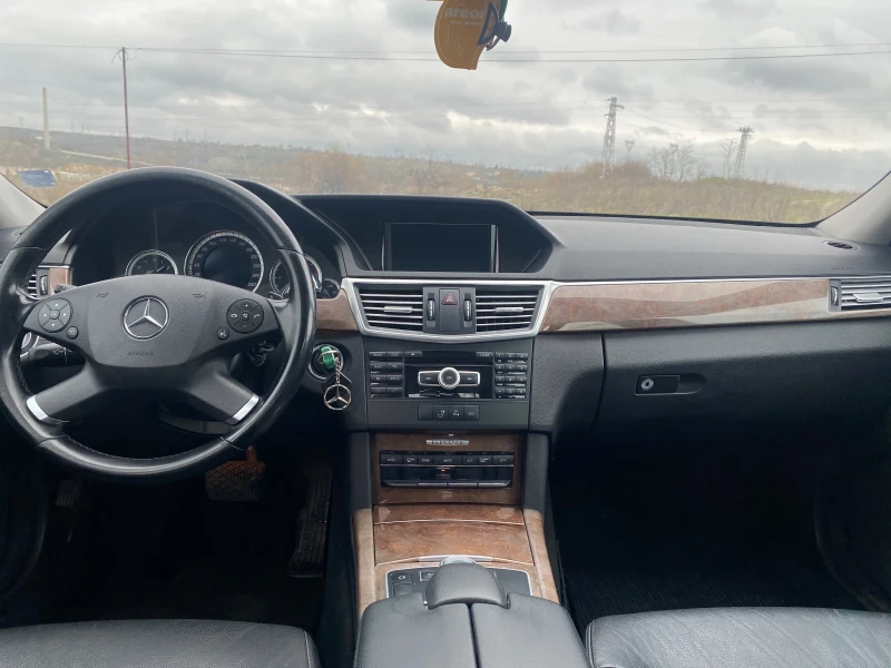 Mercedes-Benz E 220 2.2 CDI, снимка 5 - Автомобили и джипове - 53361126