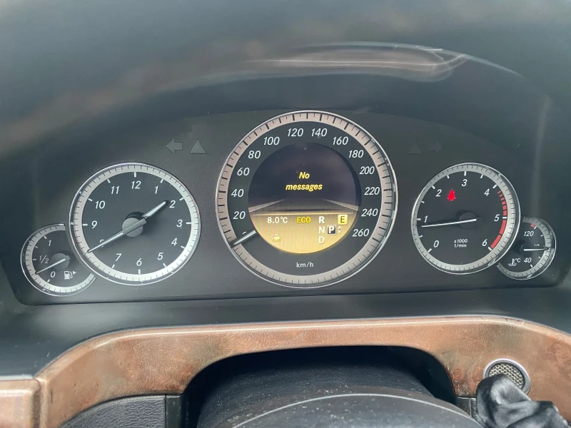 Mercedes-Benz E 220 2.2 CDI, снимка 7 - Автомобили и джипове - 53361126