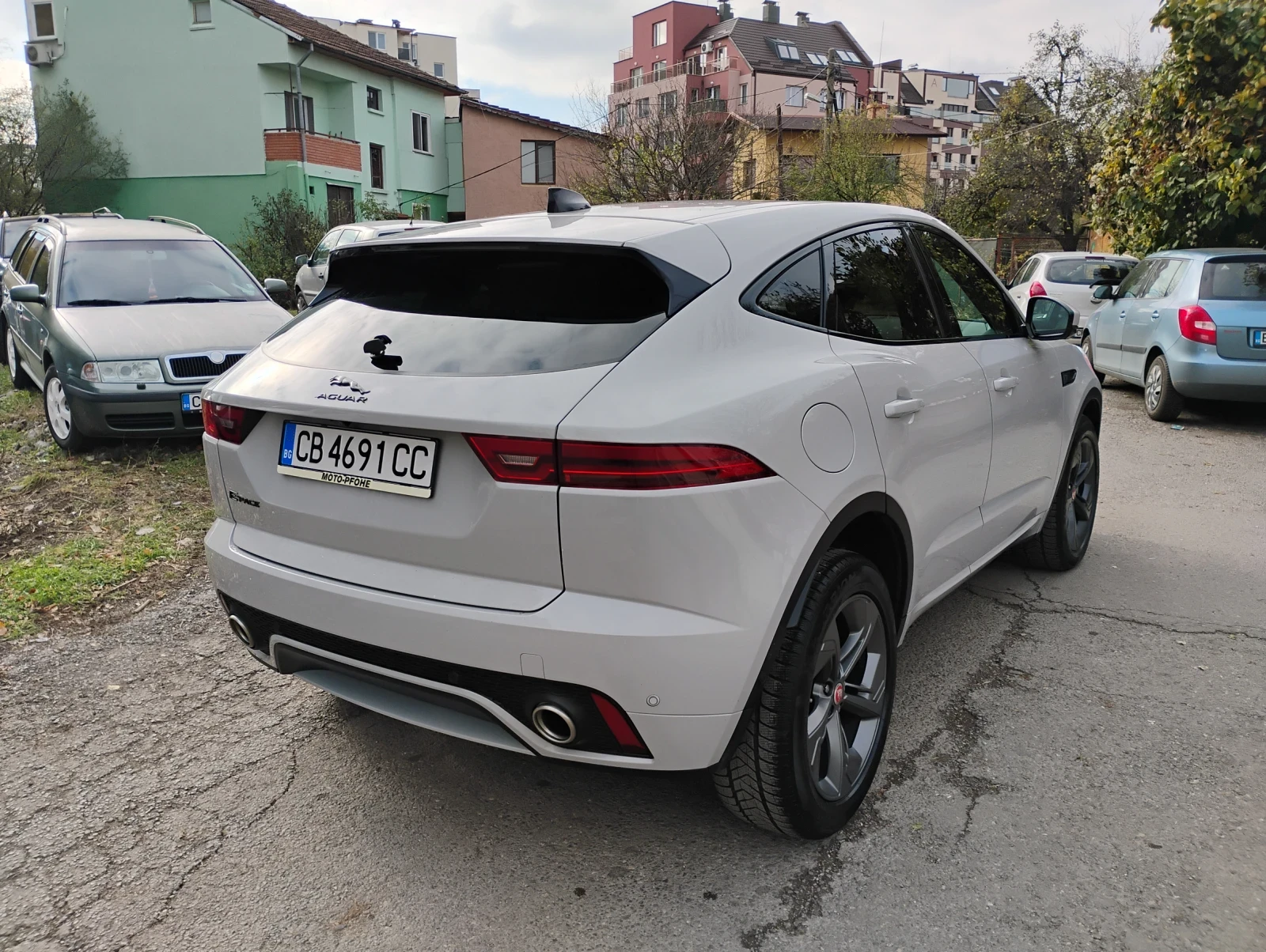 Jaguar E-pace R-Dynamic Edition - изображение 5