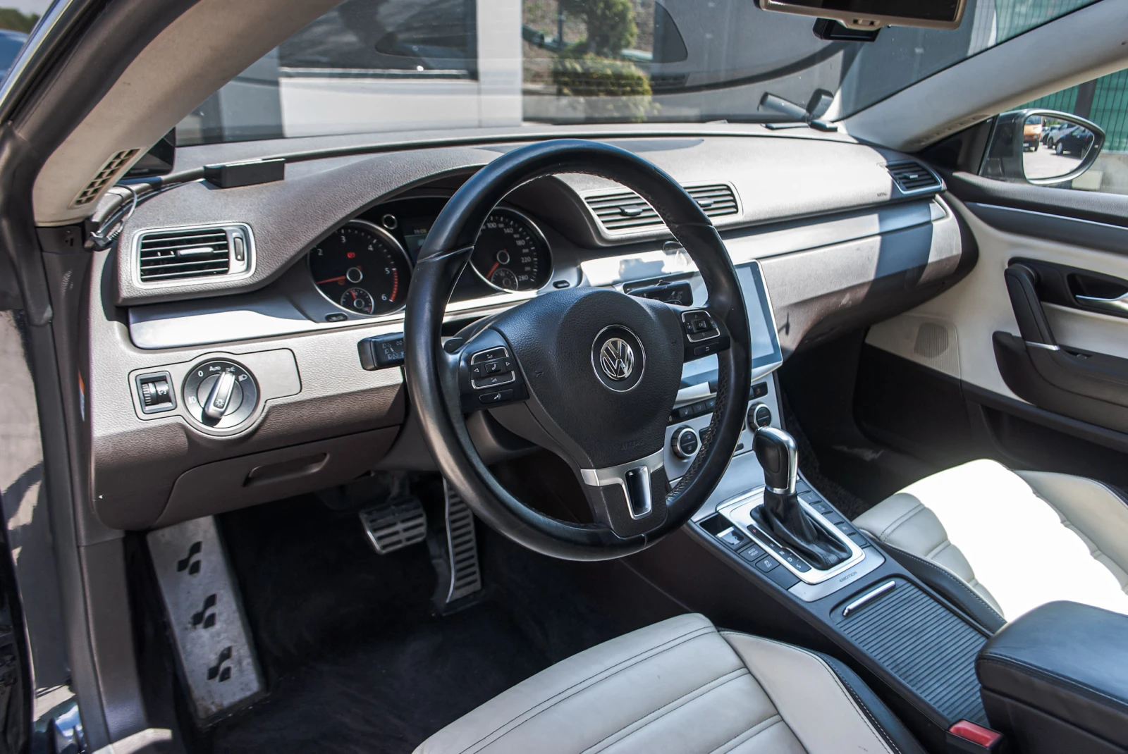 VW CC 2.0TDI-4-MOT-HIGHLINE-FULL-HEAD UP-PANO-ГАРАНЦИЯ! - изображение 10
