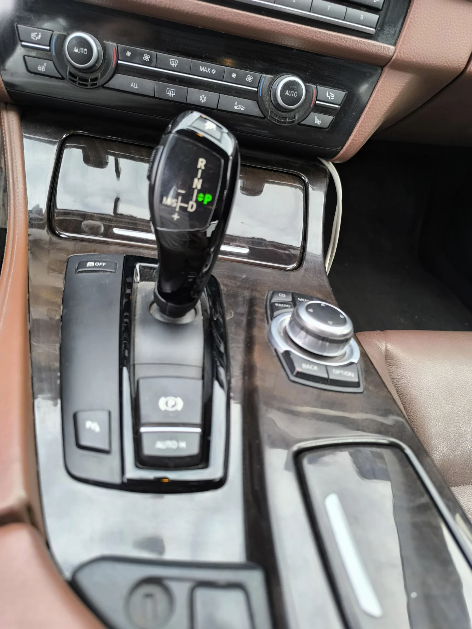 BMW 528 3.0i 258к.с. - изображение 8