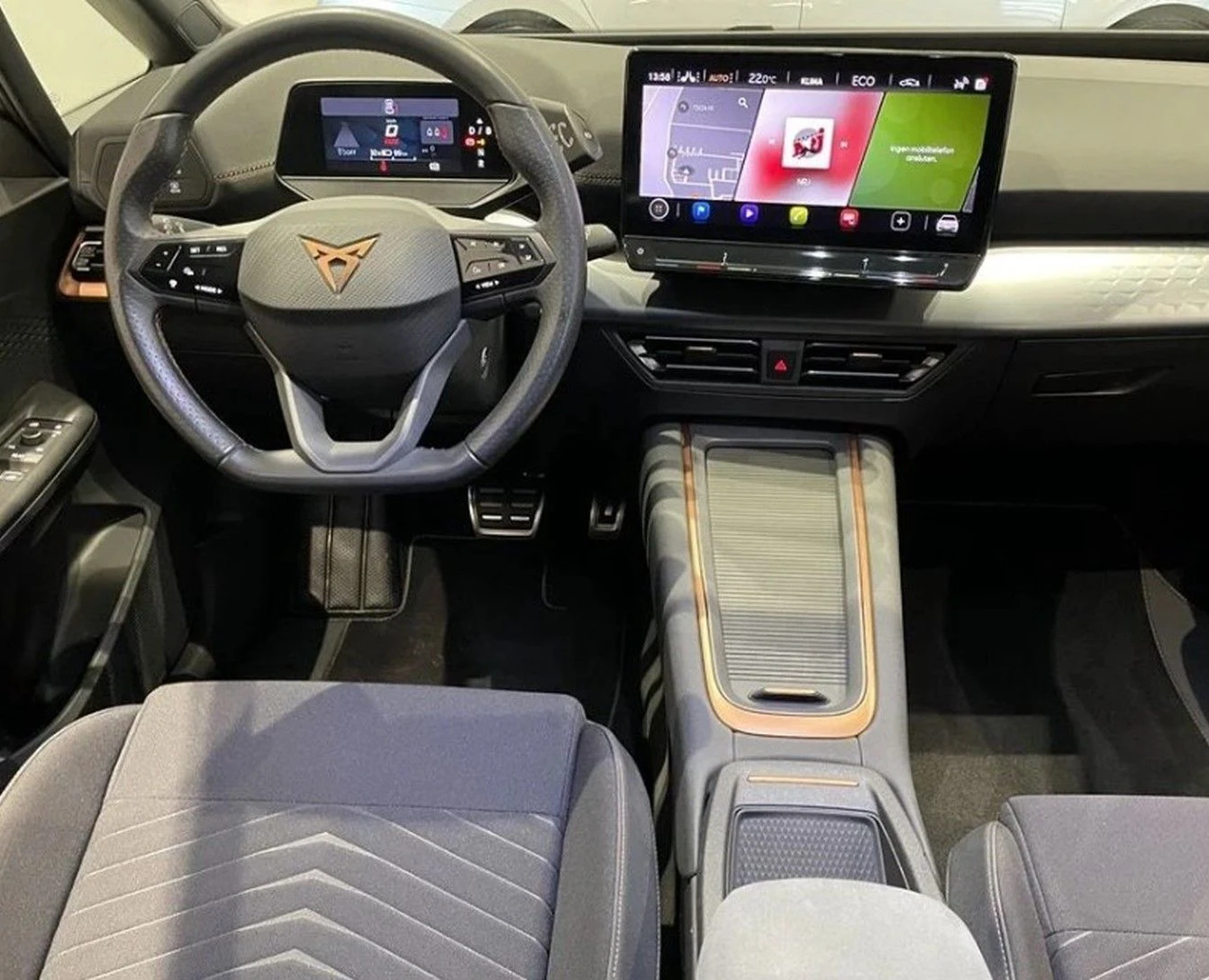 Cupra Born 231HP/CAM/NAVI/LED/CARPLAY/KLESS/ACC/615v - изображение 8