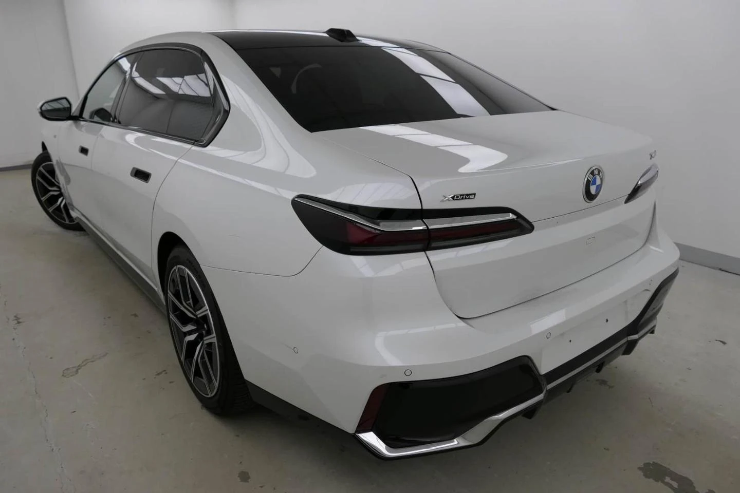 BMW 740 d xDrive M Sport Paket - изображение 2