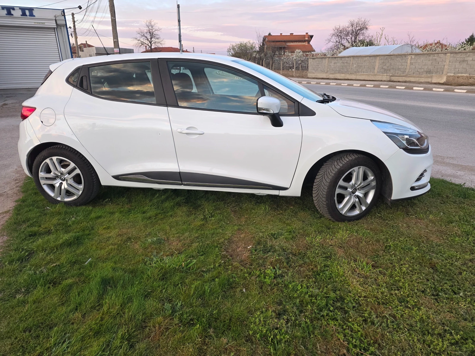 Renault Clio 1.5dci  2br, снимка 3 - Автомобили и джипове - 53817314