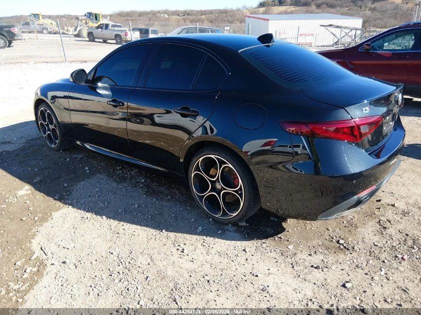 Alfa Romeo Giulia Veloce Awd - изображение 3