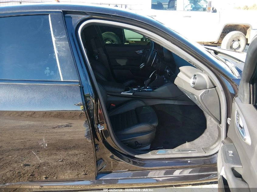 Alfa Romeo Giulia Veloce Awd - изображение 5