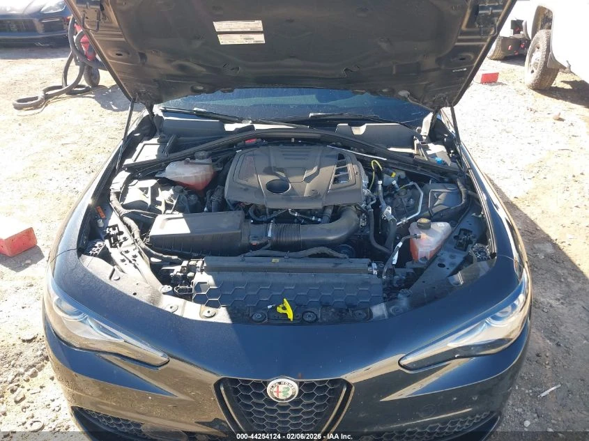 Alfa Romeo Giulia Veloce Awd - изображение 10