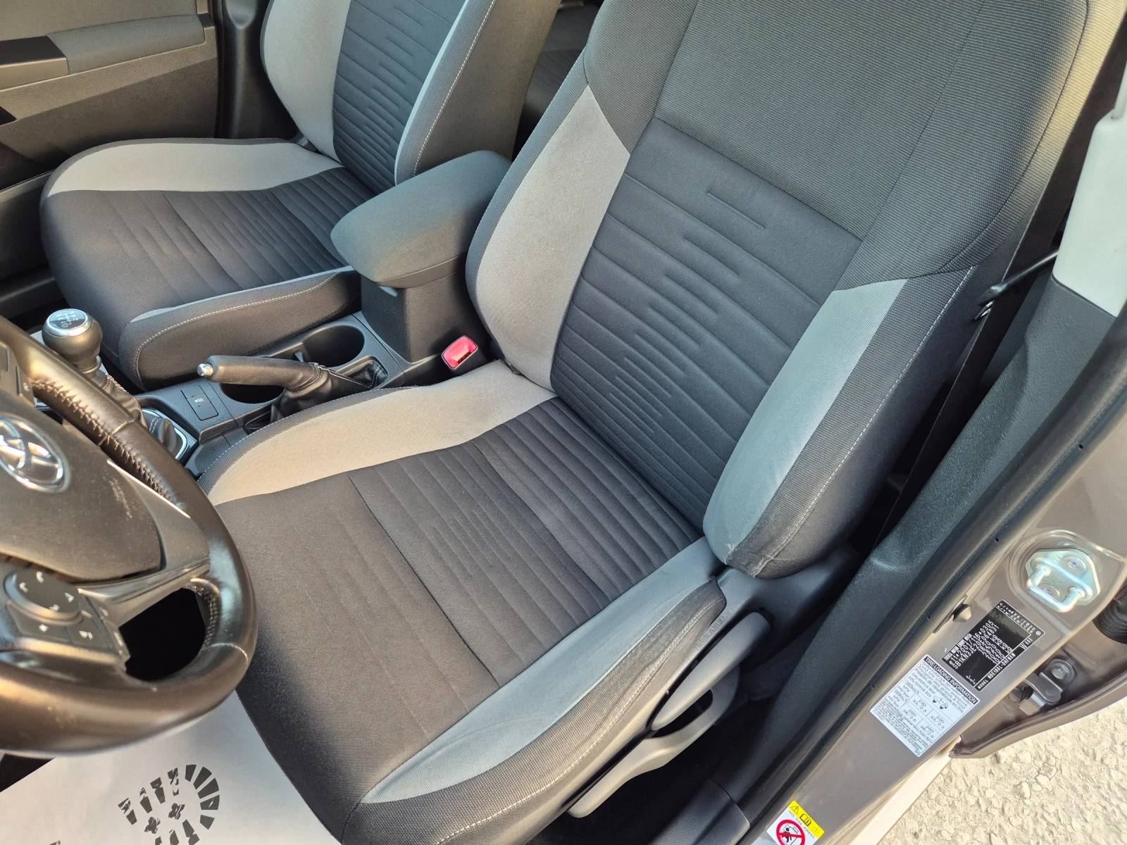 Toyota Auris 1.4D4D Fecelift | Mobile.bg � ����������� 9