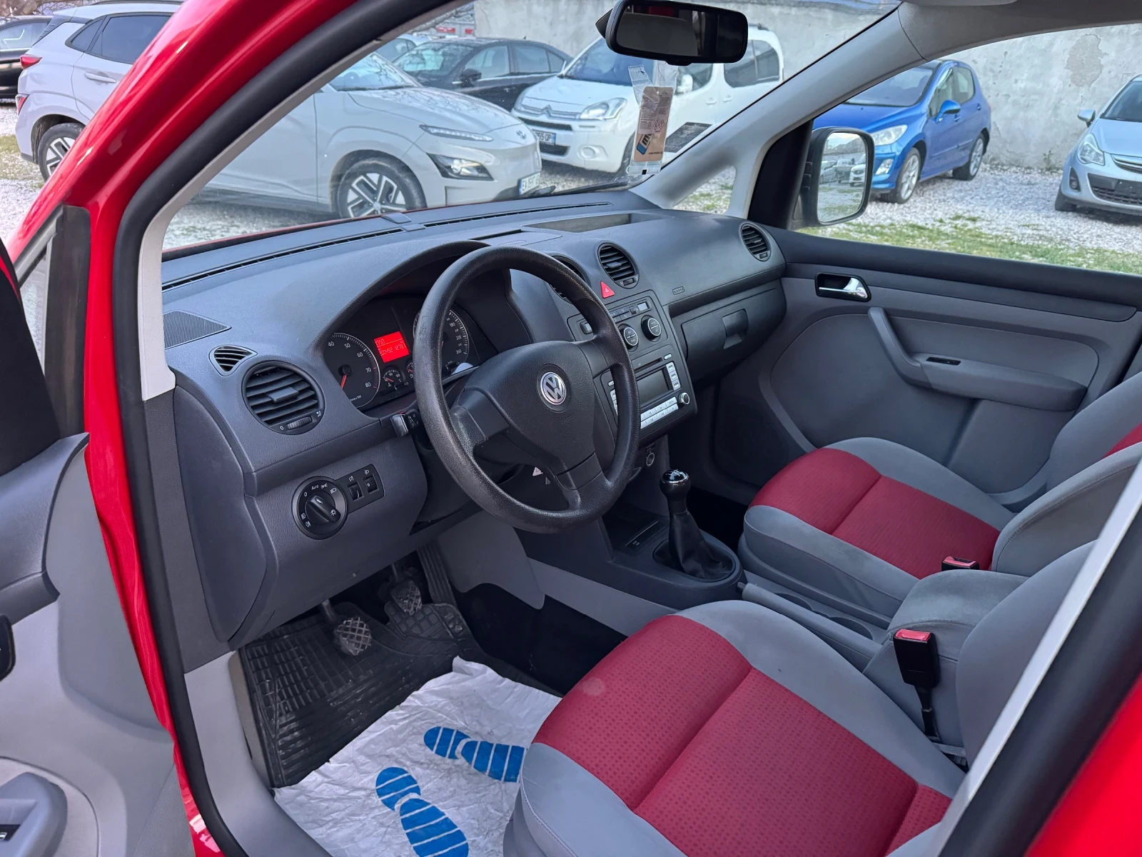 VW Caddy 1.4  климатроник , снимка 9 - Автомобили и джипове - 53996071