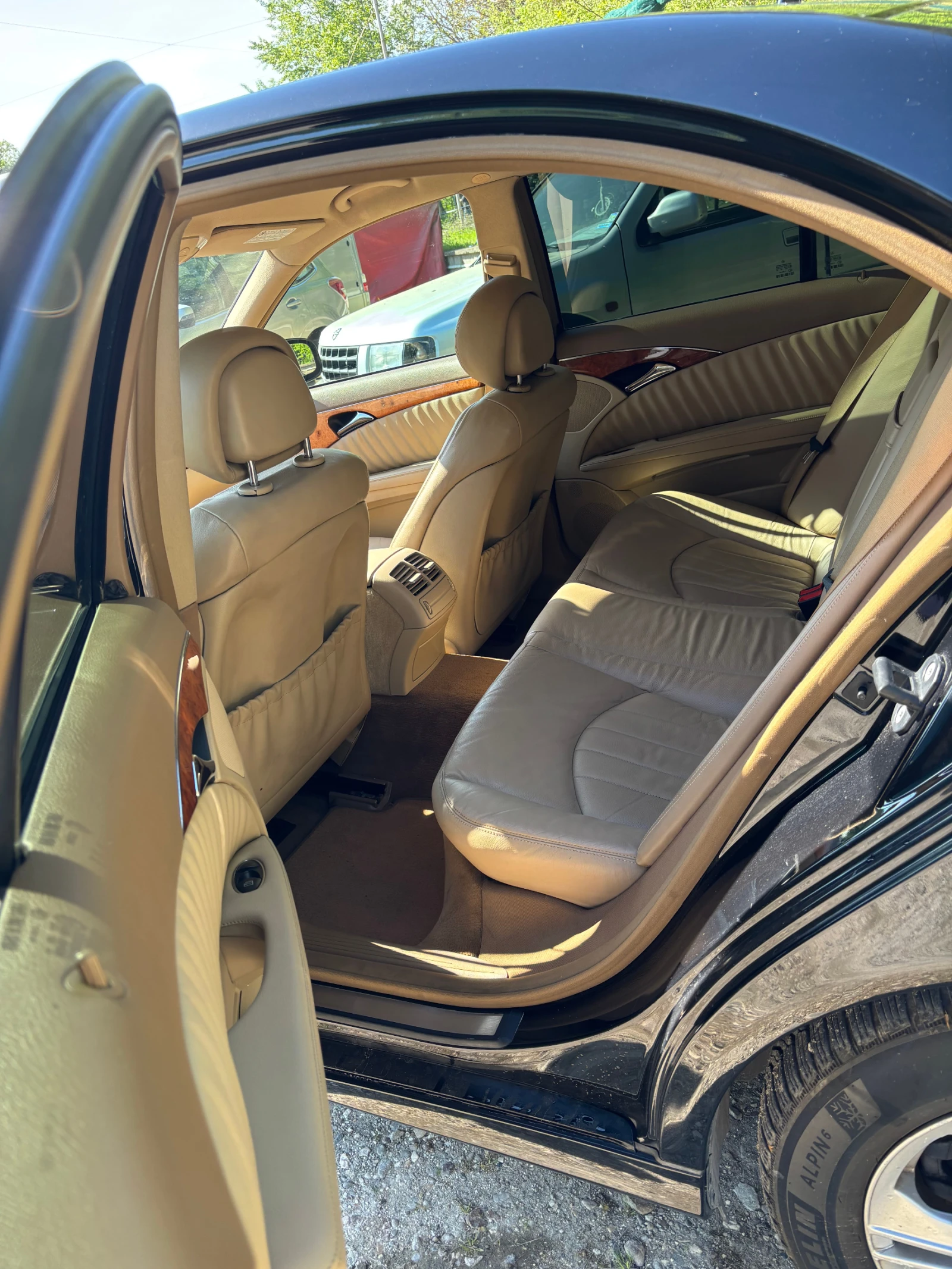 Mercedes-Benz E 200 CDI Navi/Leather/Подгрев, снимка 14 - Автомобили и джипове - 54353952