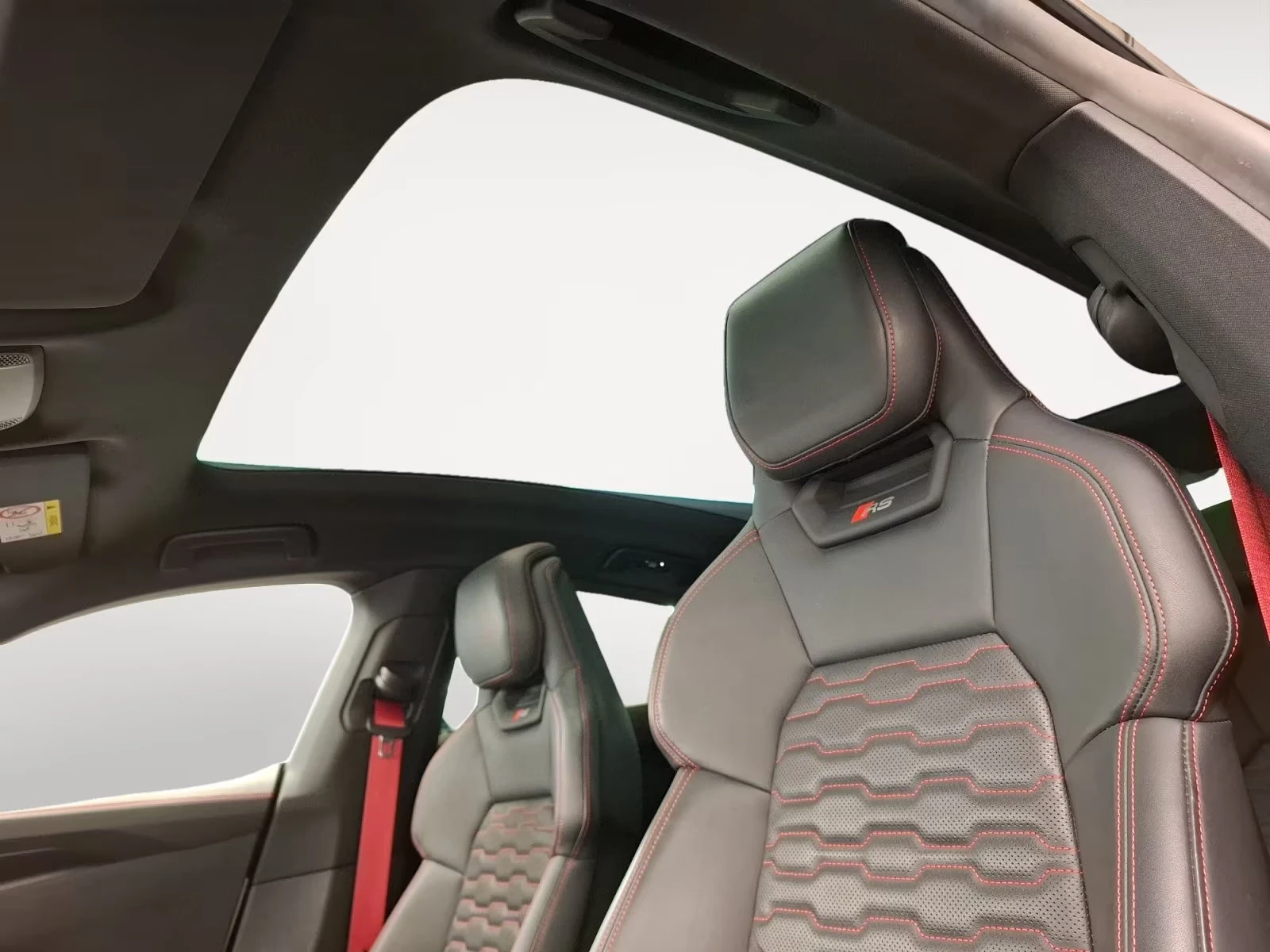 Audi E-Tron GT RS/598HP/QUATTRO/CARBON/LASER/MASS/PANO/360/447z, снимка 11 - Автомобили и джипове - 54691019
