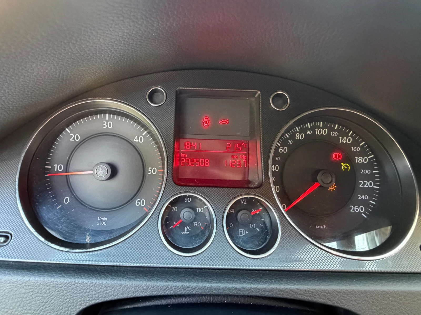 VW Passat, снимка 8 - Автомобили и джипове - 54826115