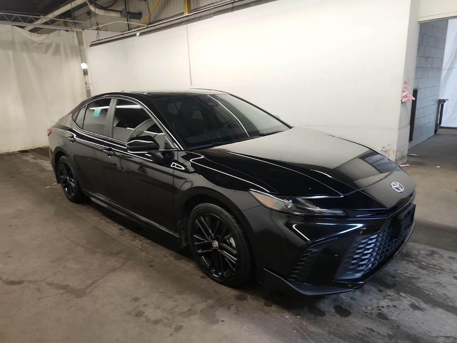Toyota Camry SE UPGRADE/Blind Spot/ПОДГРЕВИ/ПАНОРАМА/CARFAX, снимка 2 - Автомобили и джипове - 55165657